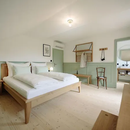The Hus Am Weinberg Hotel